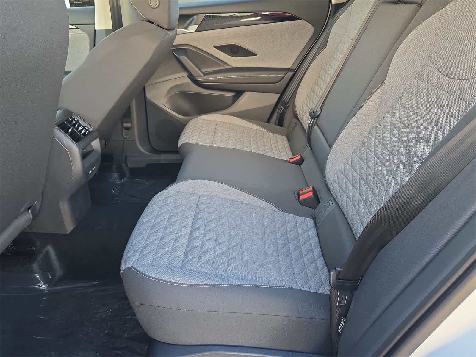 Thumbnail: 2025 Volkswagen Tiguan - 18