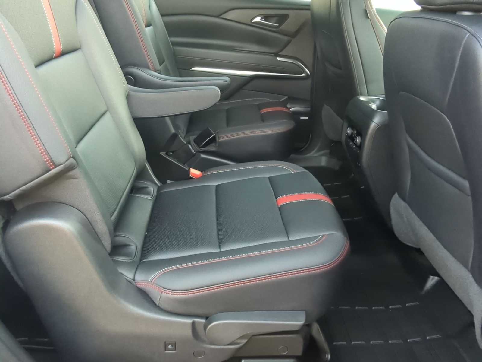 Thumbnail: 2024 Chevrolet Traverse - 22