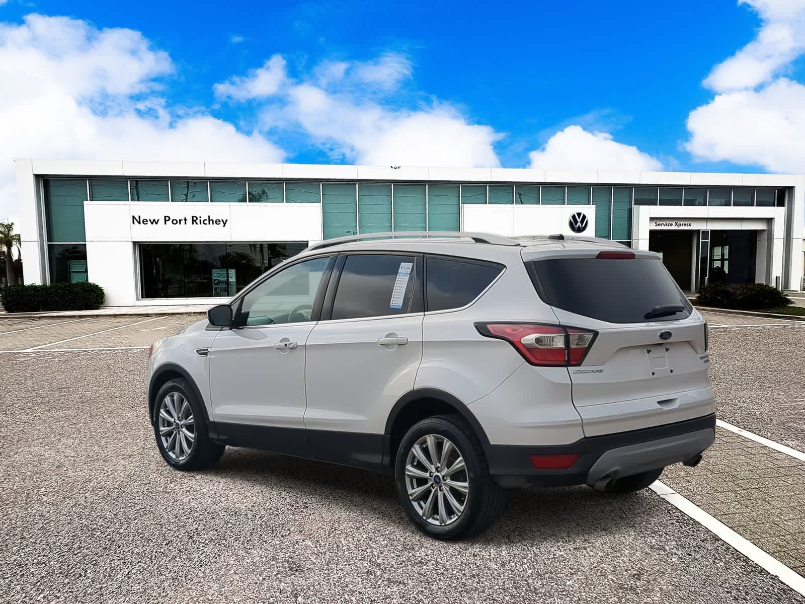 Thumbnail: 2017 Ford Escape - 10