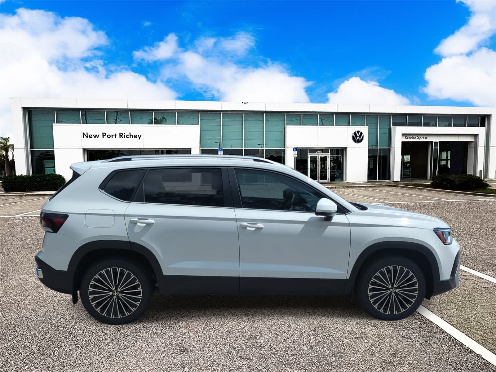 Thumbnail: 2025 Volkswagen Taos - 9