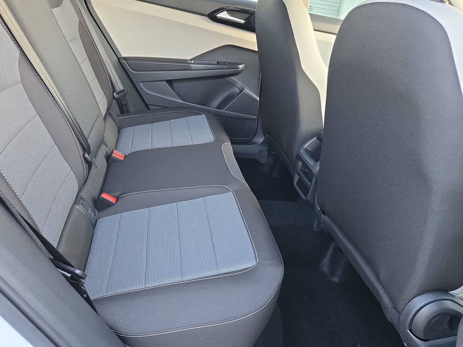 Thumbnail: 2025 Volkswagen Taos - 19