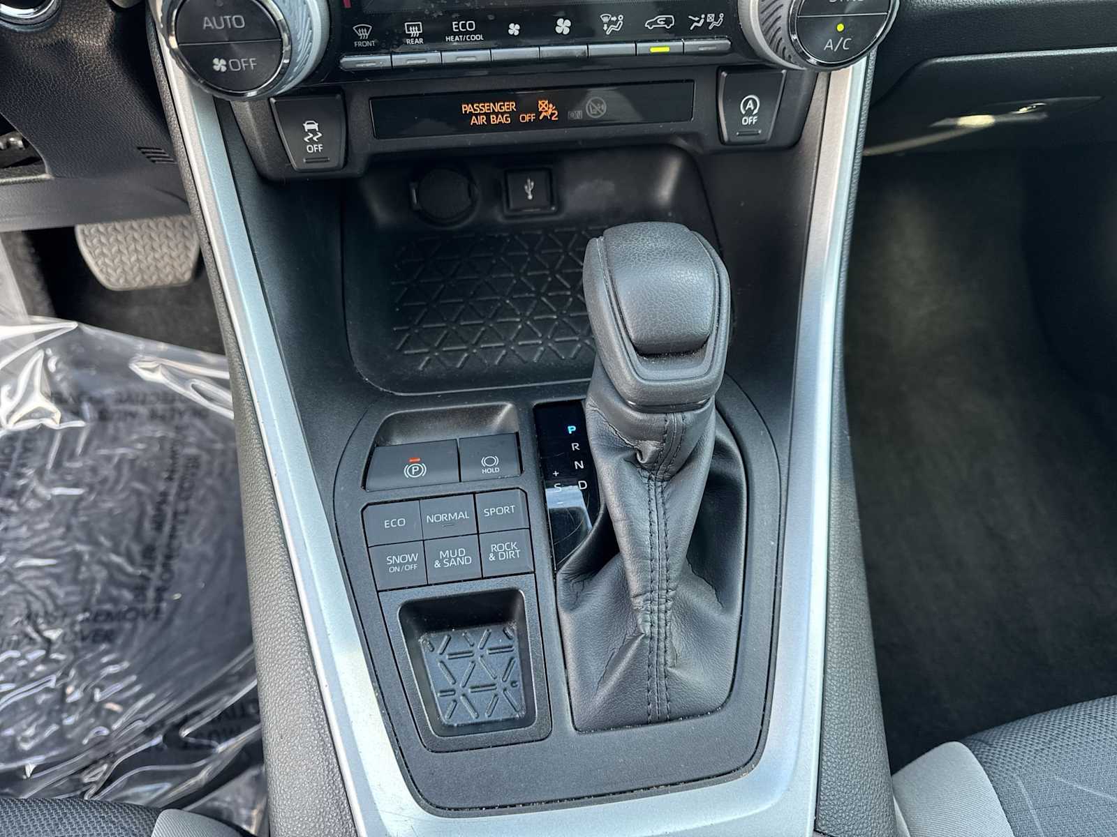 Thumbnail: 2022 Toyota RAV4 - 29