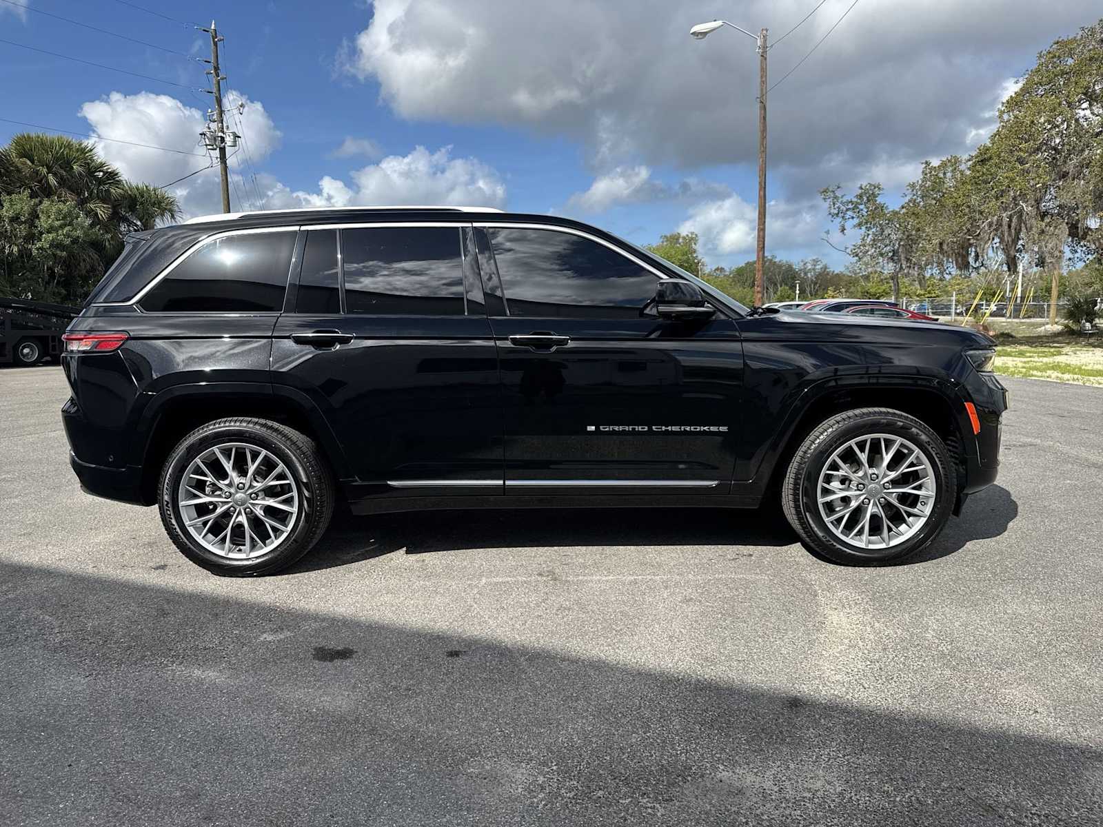 Thumbnail: 2022 Jeep Grand Cherokee - 7