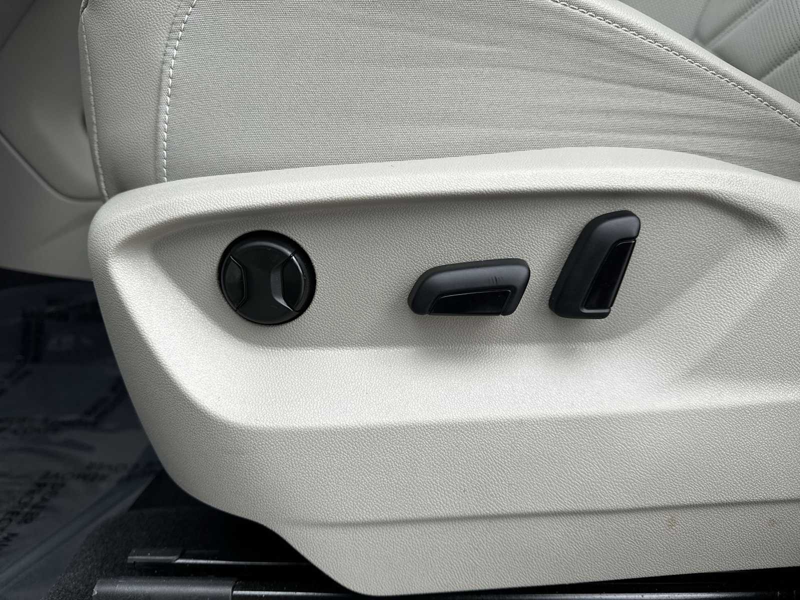 Thumbnail: 2025 Volkswagen Atlas - 16