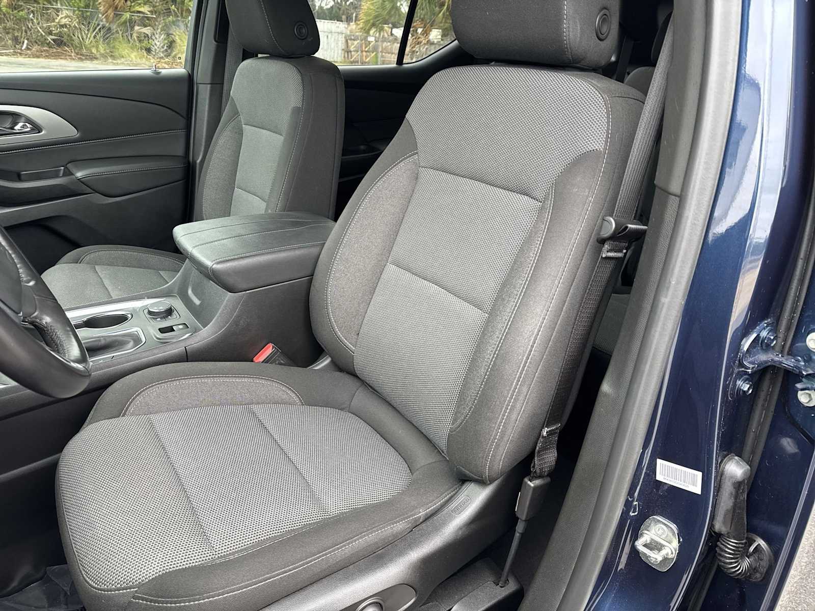 Thumbnail: 2022 Chevrolet Traverse - 16