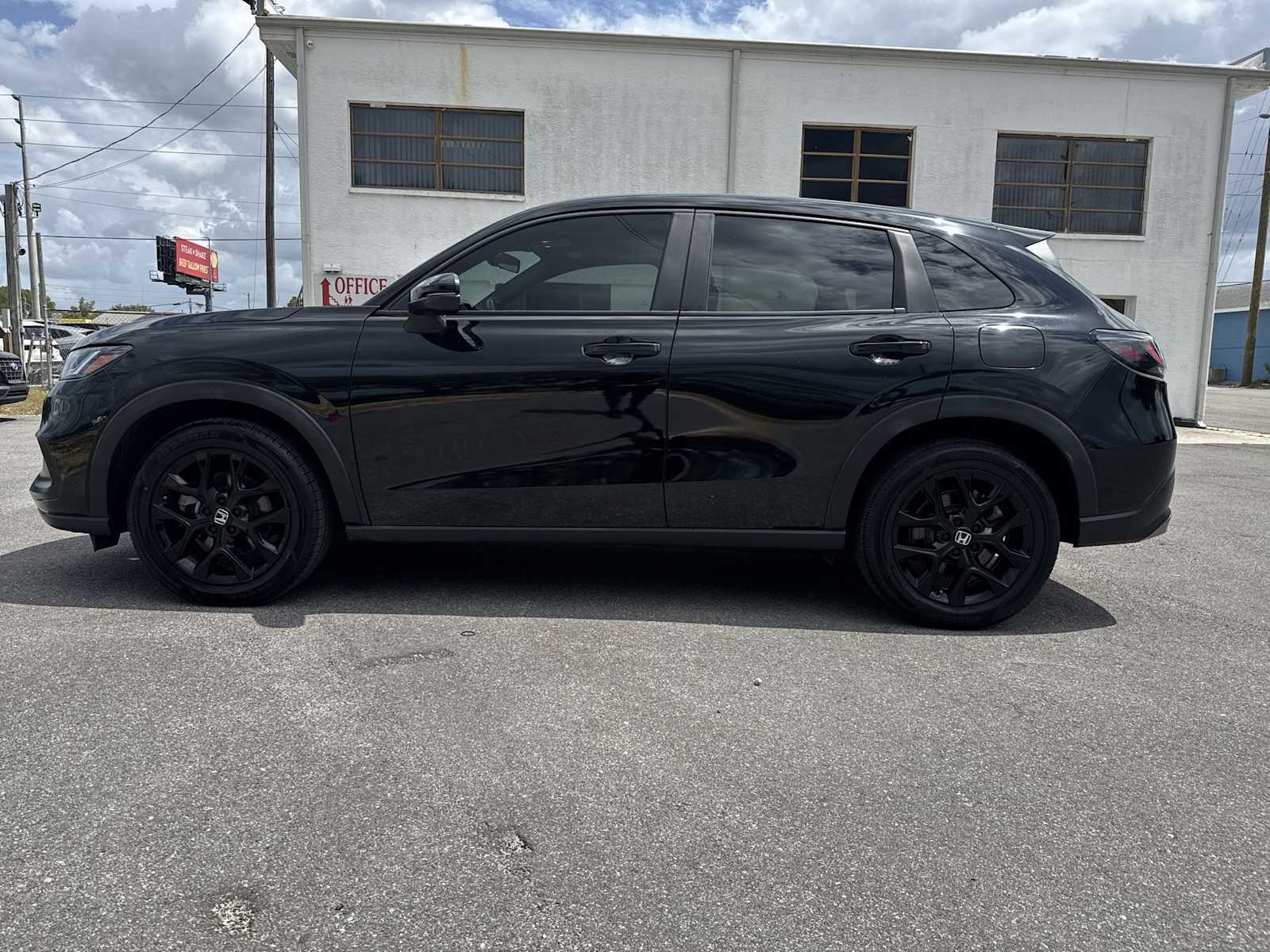 Thumbnail: 2023 Honda HR-V - 3