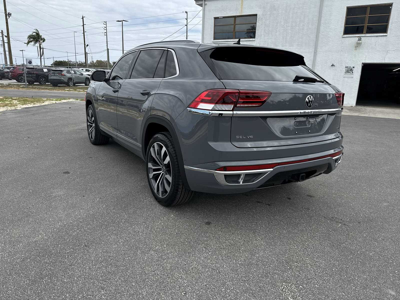 Thumbnail: 2022 Volkswagen Atlas - 4