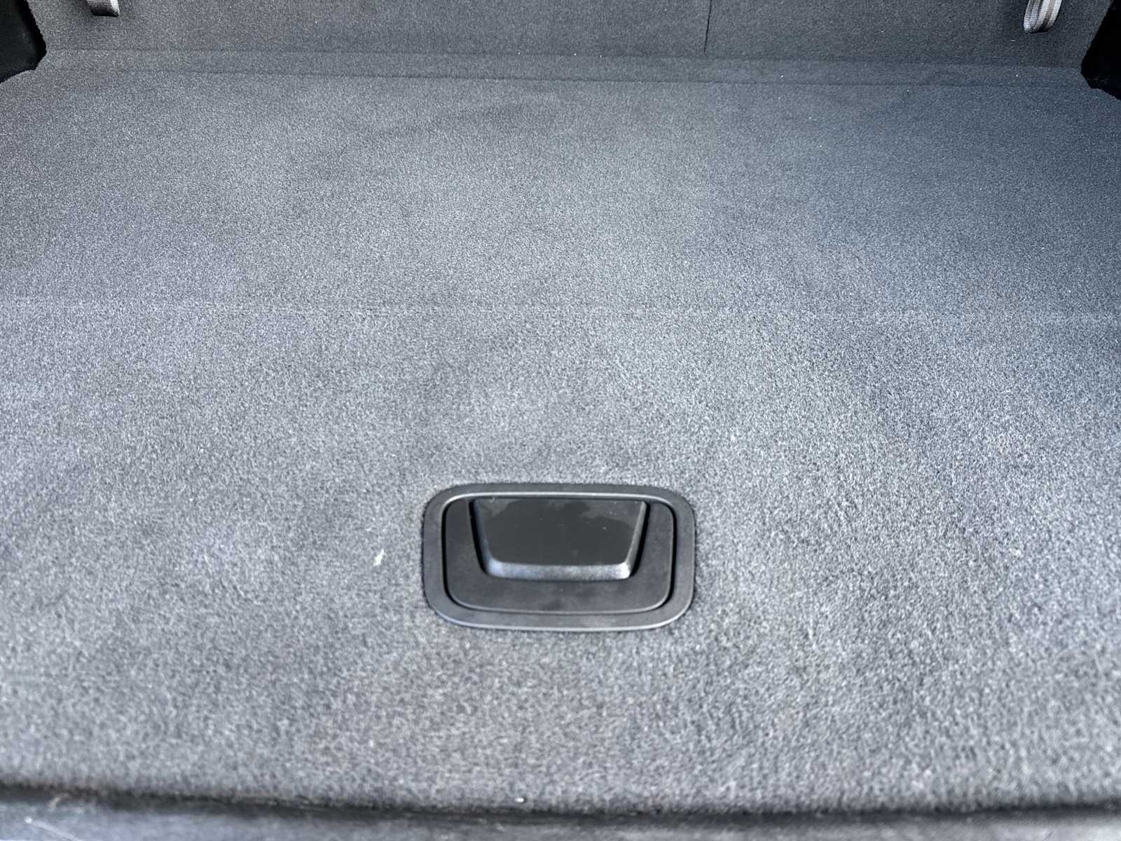 Thumbnail: 2024 Chevrolet Suburban - 32