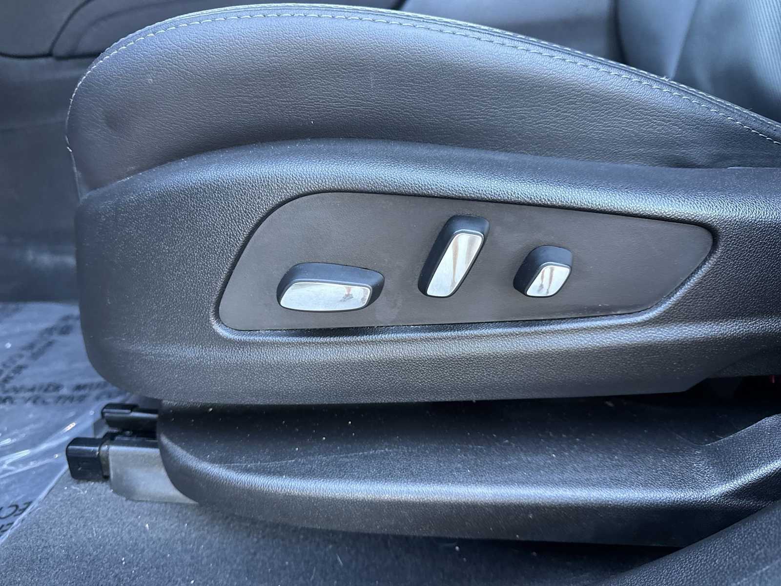 Thumbnail: 2023 Cadillac XT5 - 16