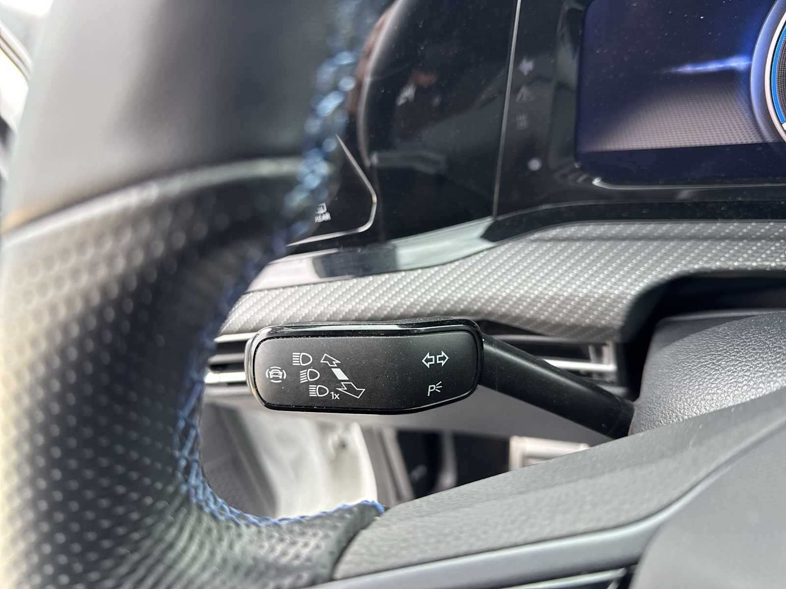 Thumbnail: 2023 Volkswagen Golf - 34