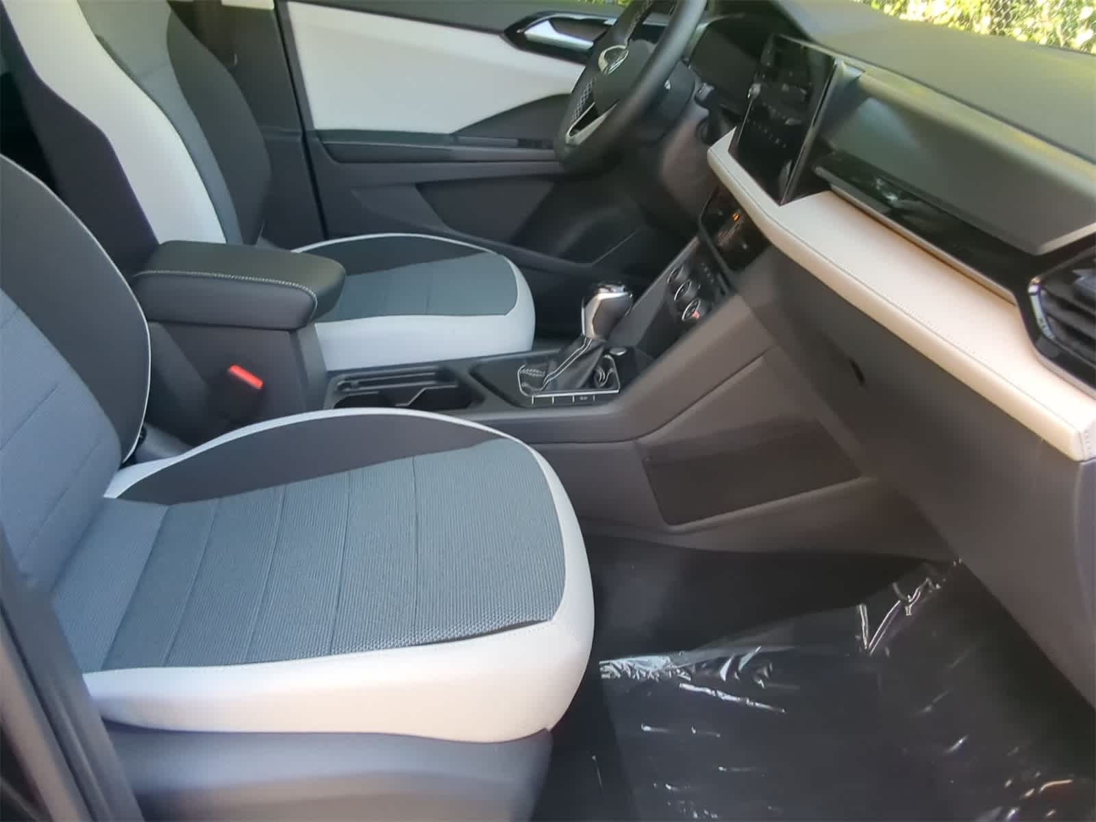 Thumbnail: 2025 Volkswagen Taos - 19