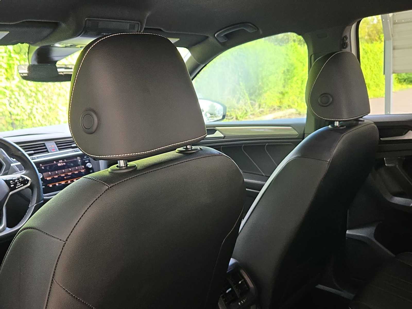 Thumbnail: 2022 Volkswagen Tiguan - 19