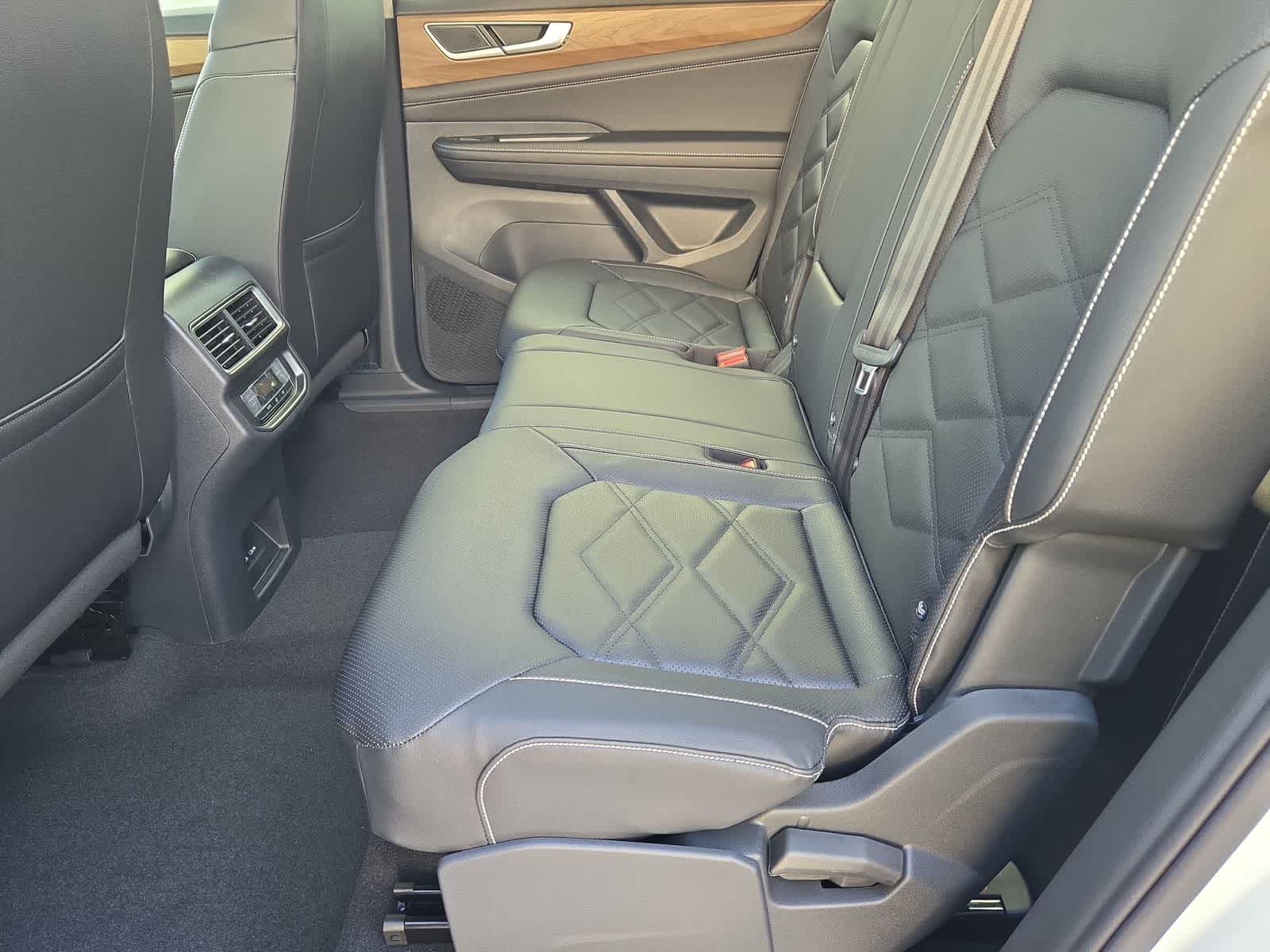 Thumbnail: 2026 Volkswagen Atlas - 26