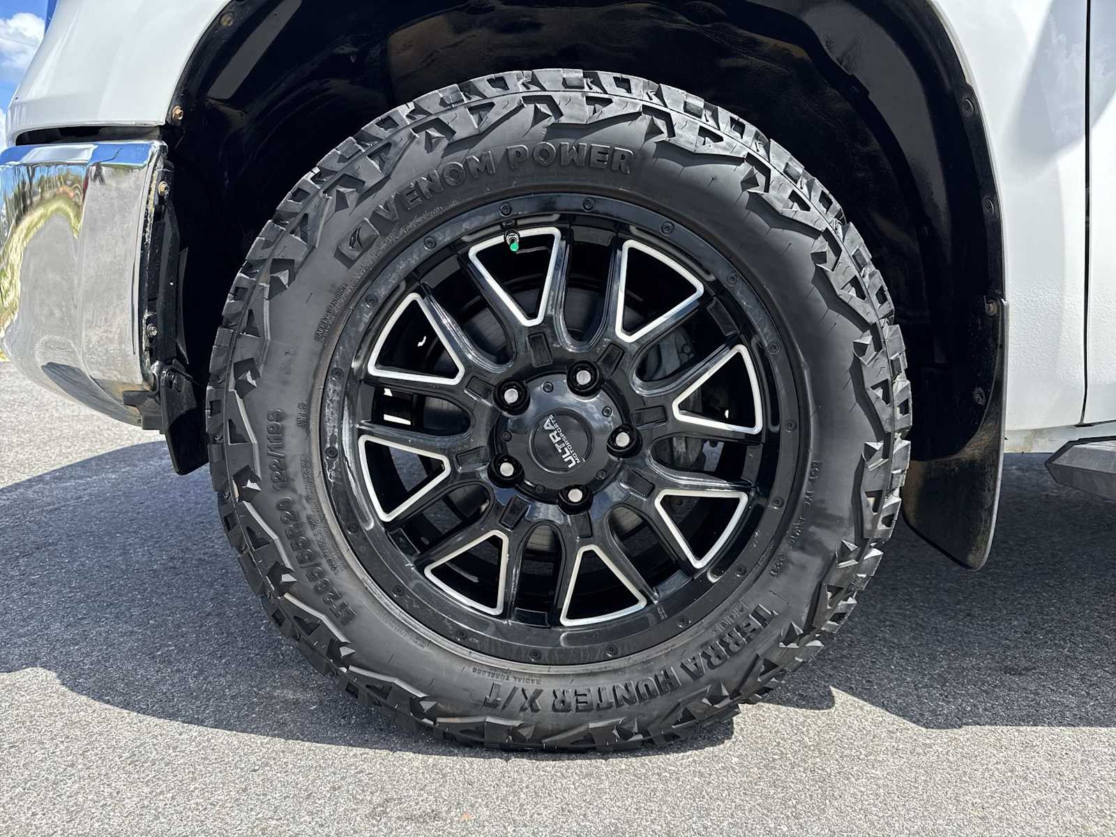 Thumbnail: 2020 Toyota Tundra - 13