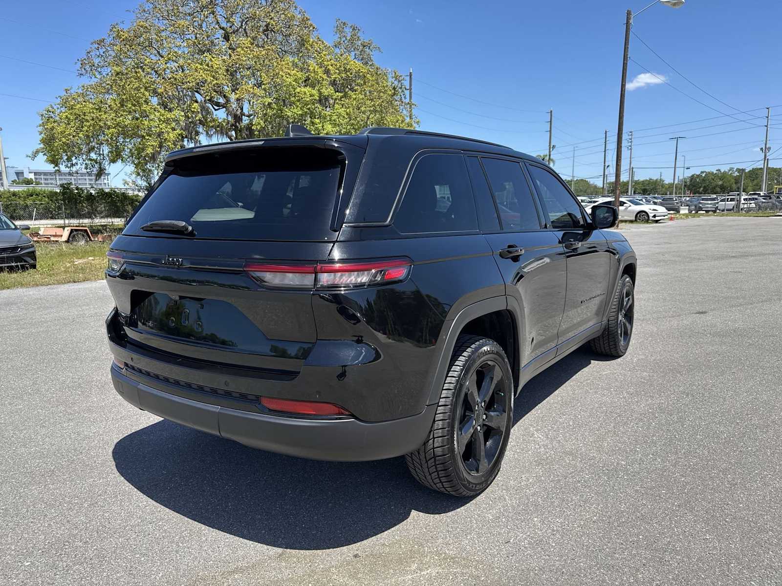 Thumbnail: 2023 Jeep Grand Cherokee - 7