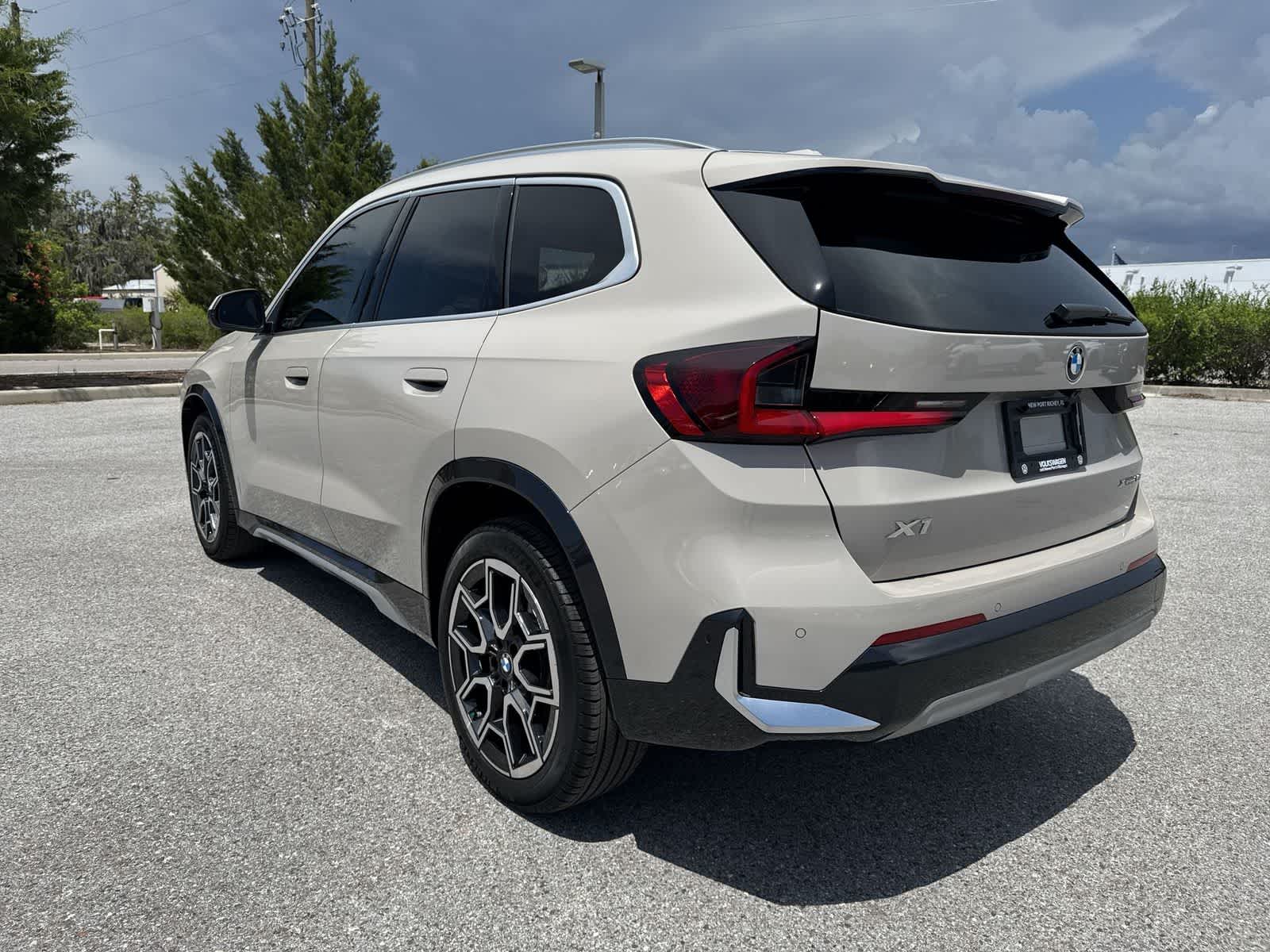 Thumbnail: 2026 BMW X1 - 3