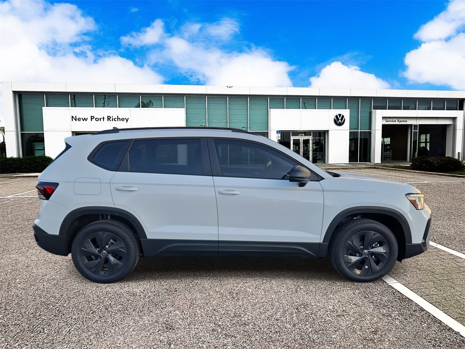 Thumbnail: 2025 Volkswagen Taos - 9