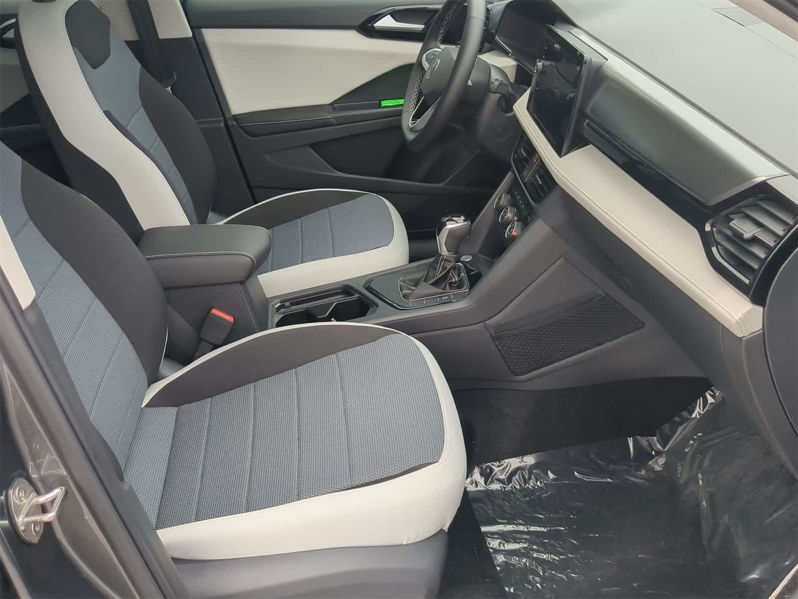 Thumbnail: 2025 Volkswagen Taos - 22