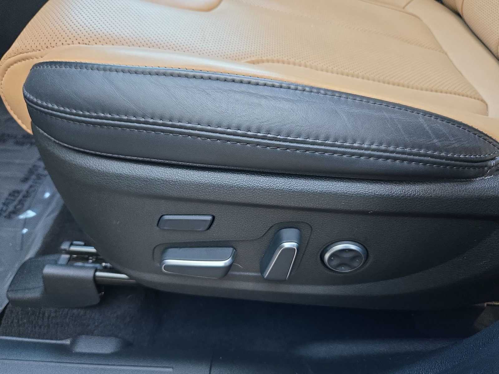 Thumbnail: 2023 Hyundai Santa Fe - 18