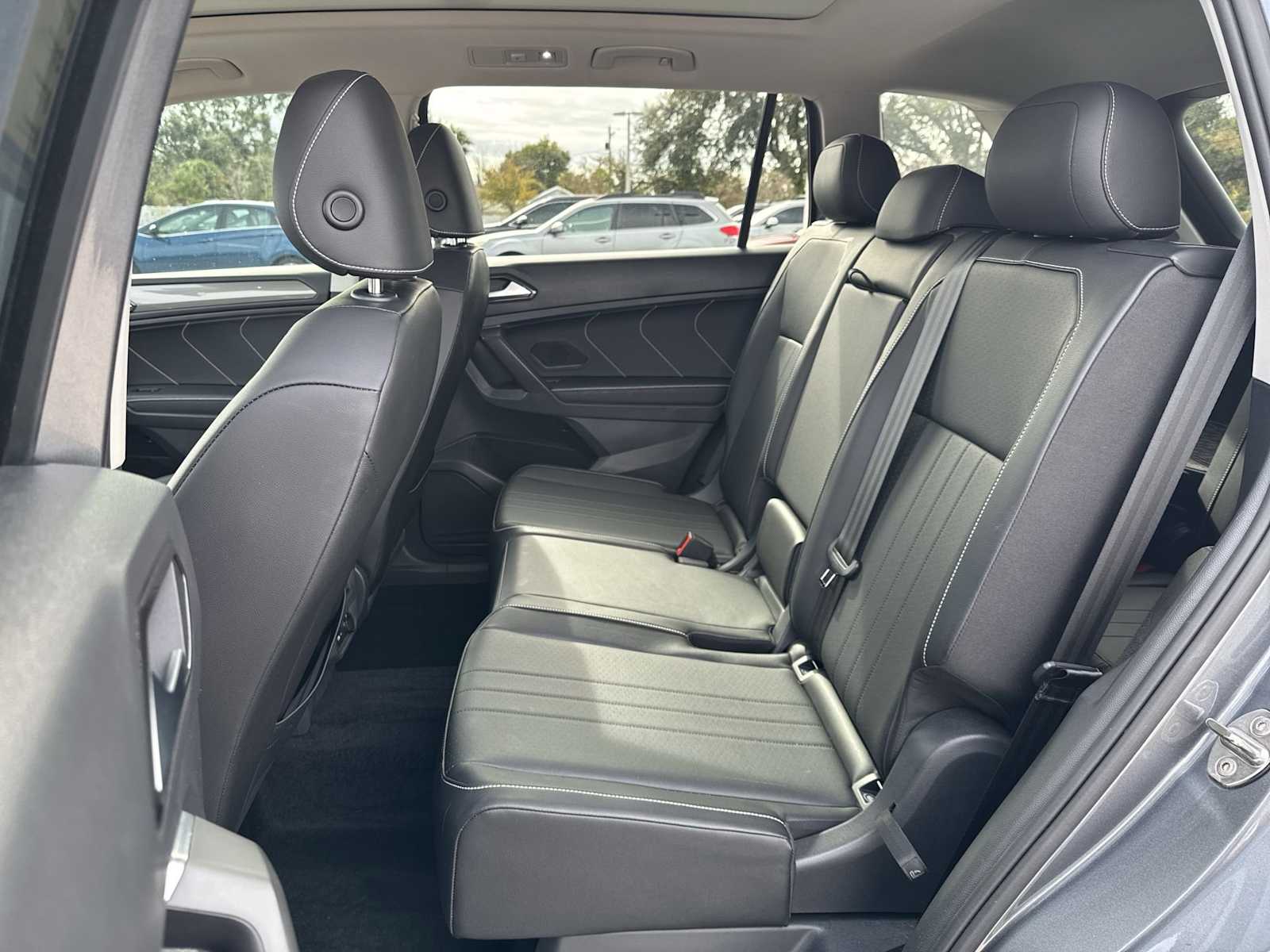 Thumbnail: 2022 Volkswagen Tiguan - 18