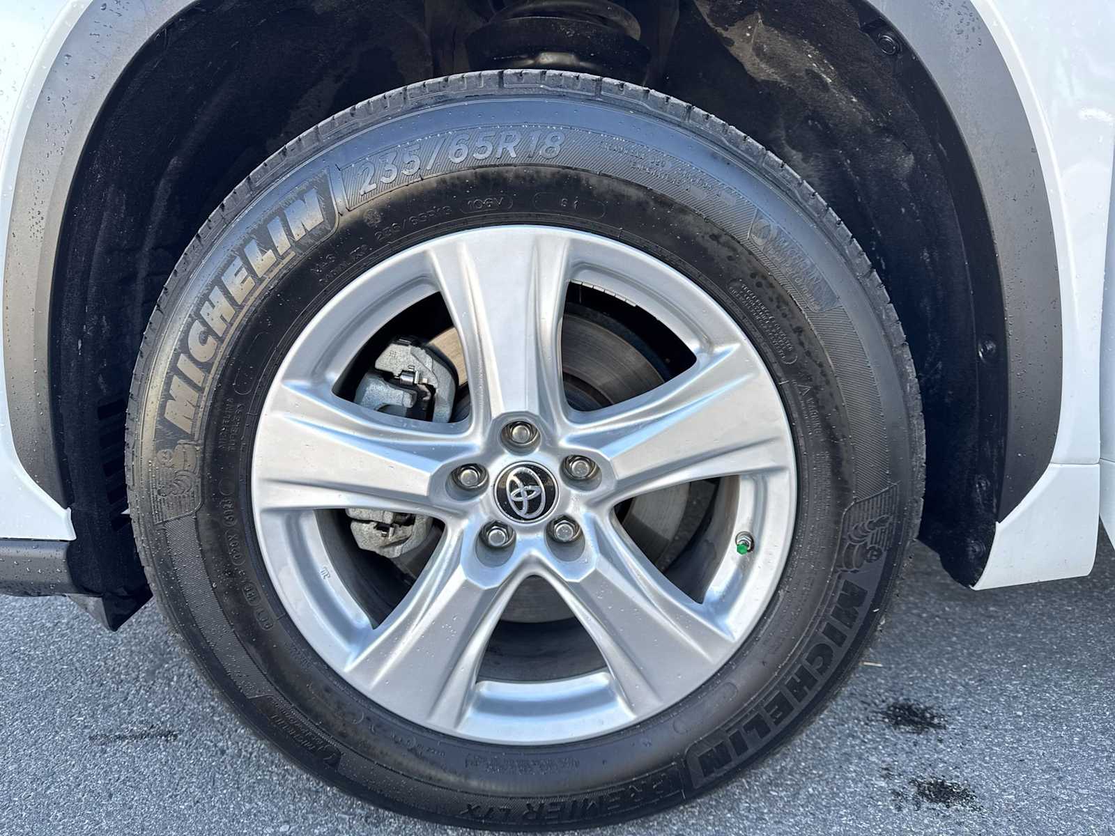 Thumbnail: 2024 Toyota Highlander - 13