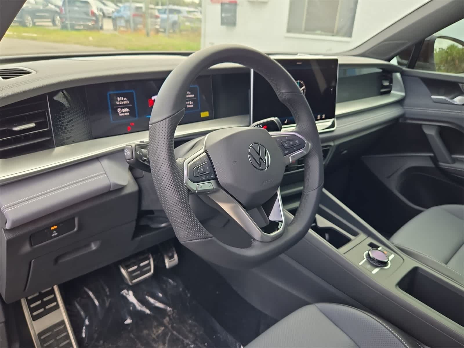 Thumbnail: 2025 Volkswagen Tiguan - 10