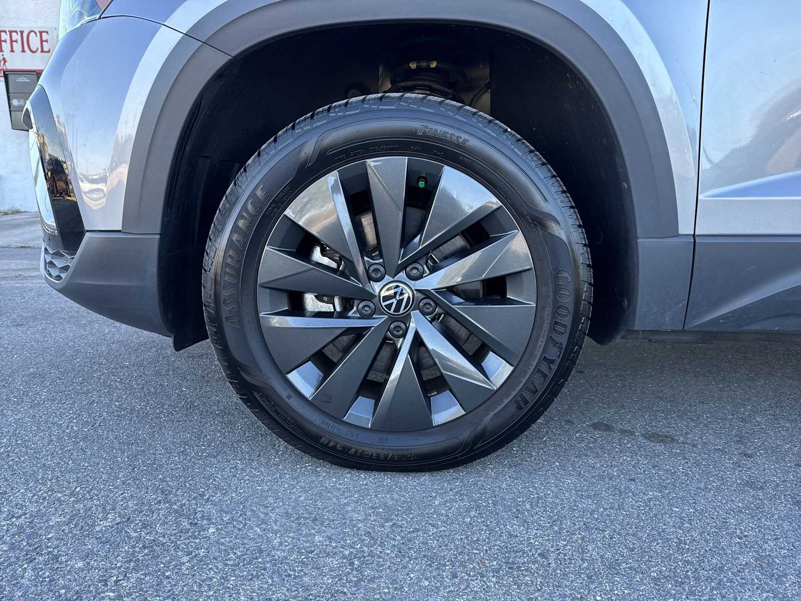 Thumbnail: 2024 Volkswagen Taos - 20