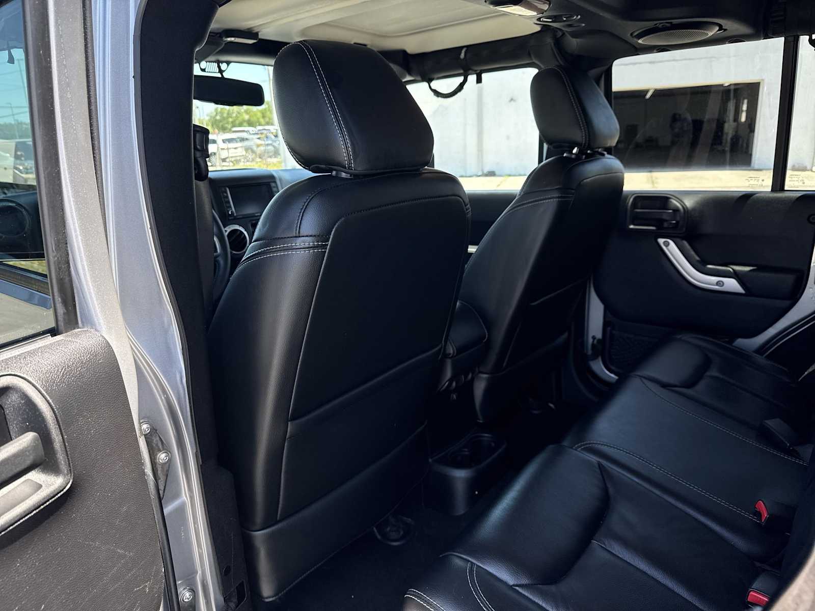Thumbnail: 2014 Jeep Wrangler - 17