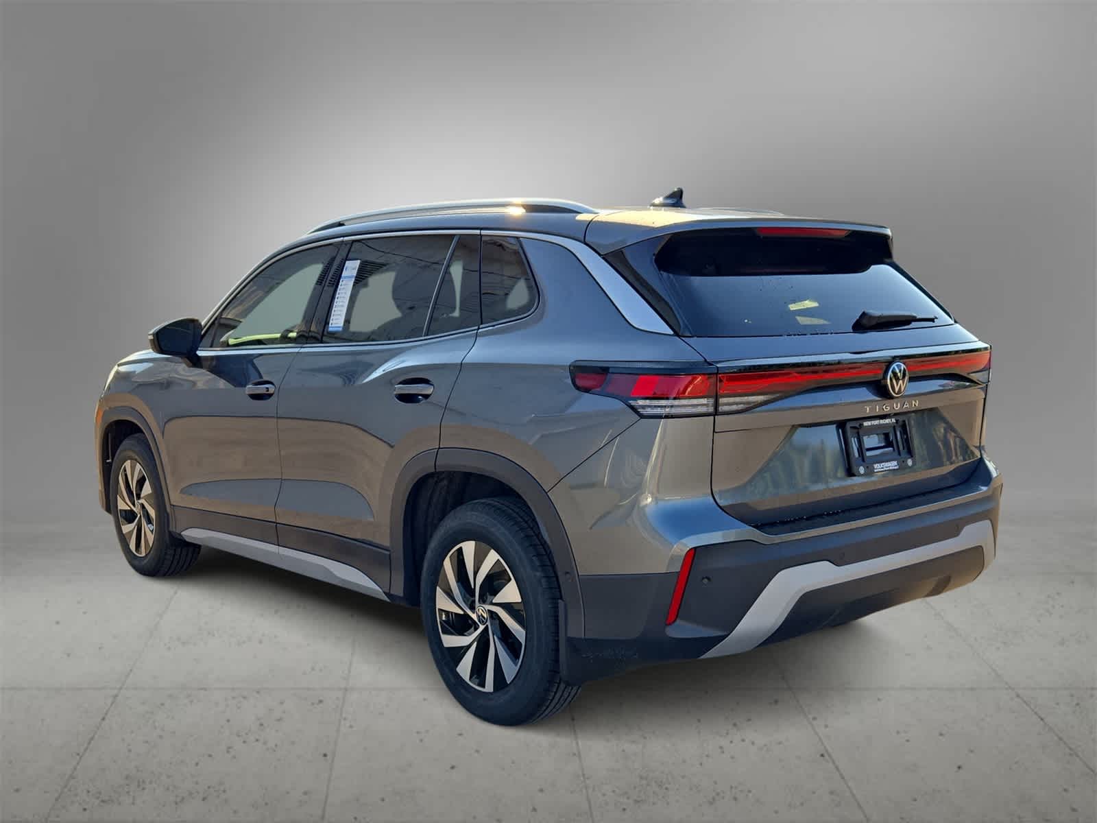 Thumbnail: 2025 Volkswagen Tiguan - 6