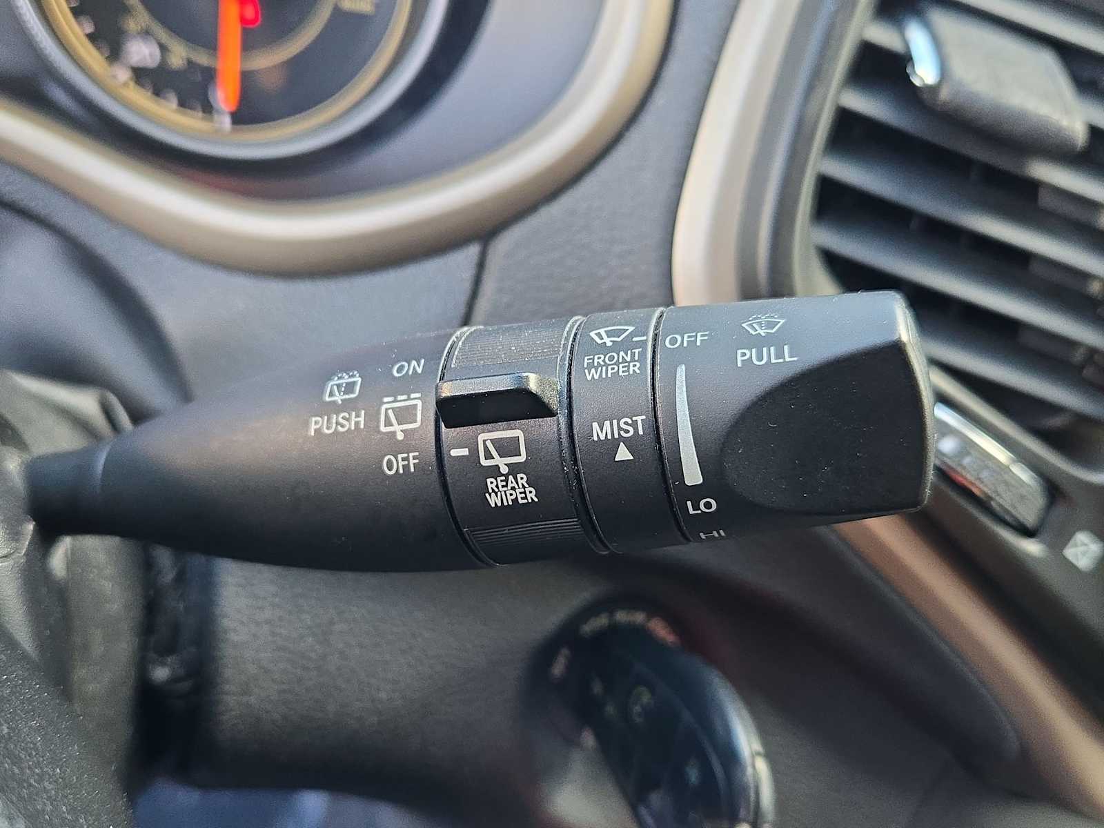 Thumbnail: 2017 Jeep Cherokee - 25