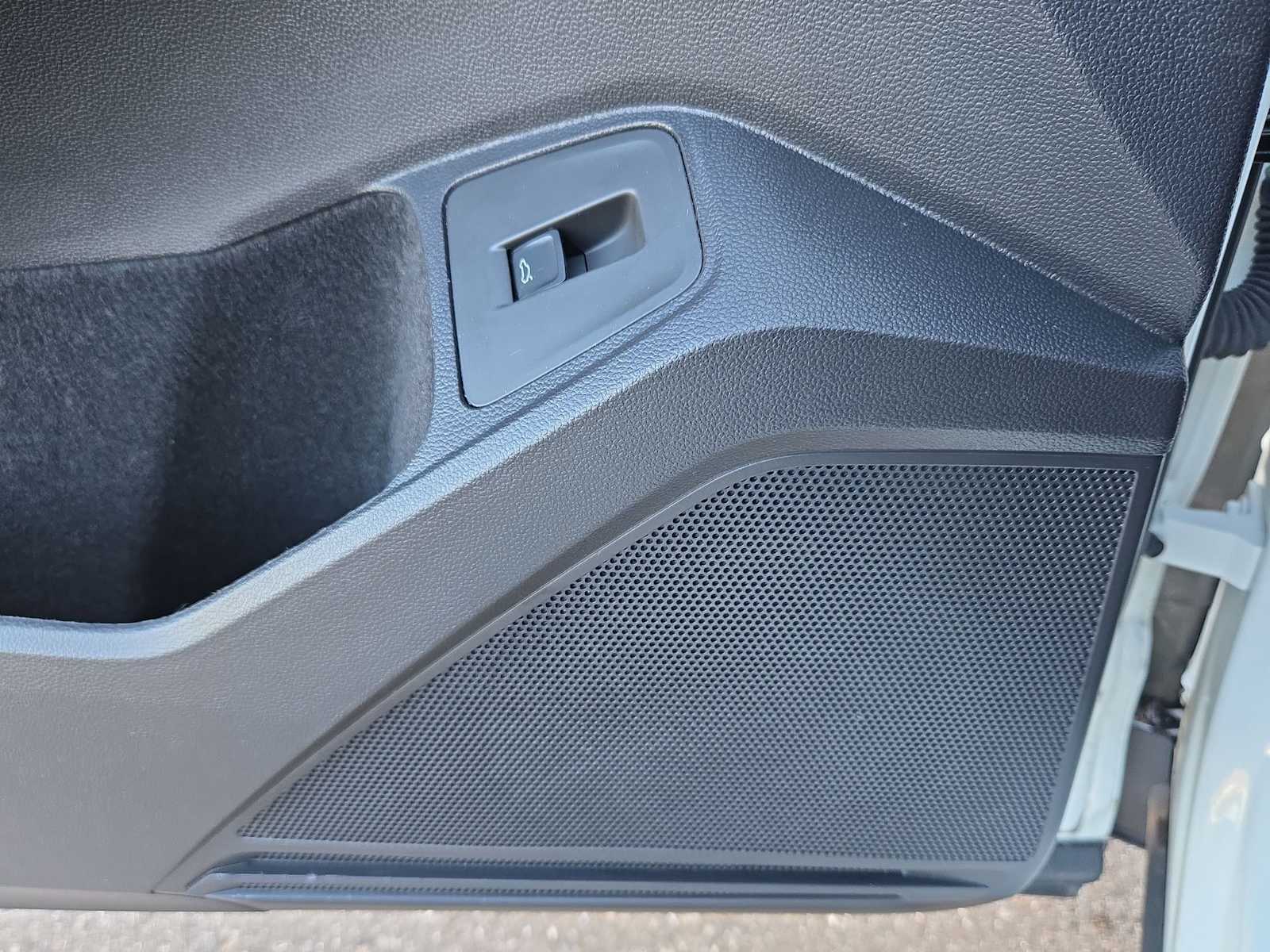 Thumbnail: 2024 Volkswagen Tiguan - 28