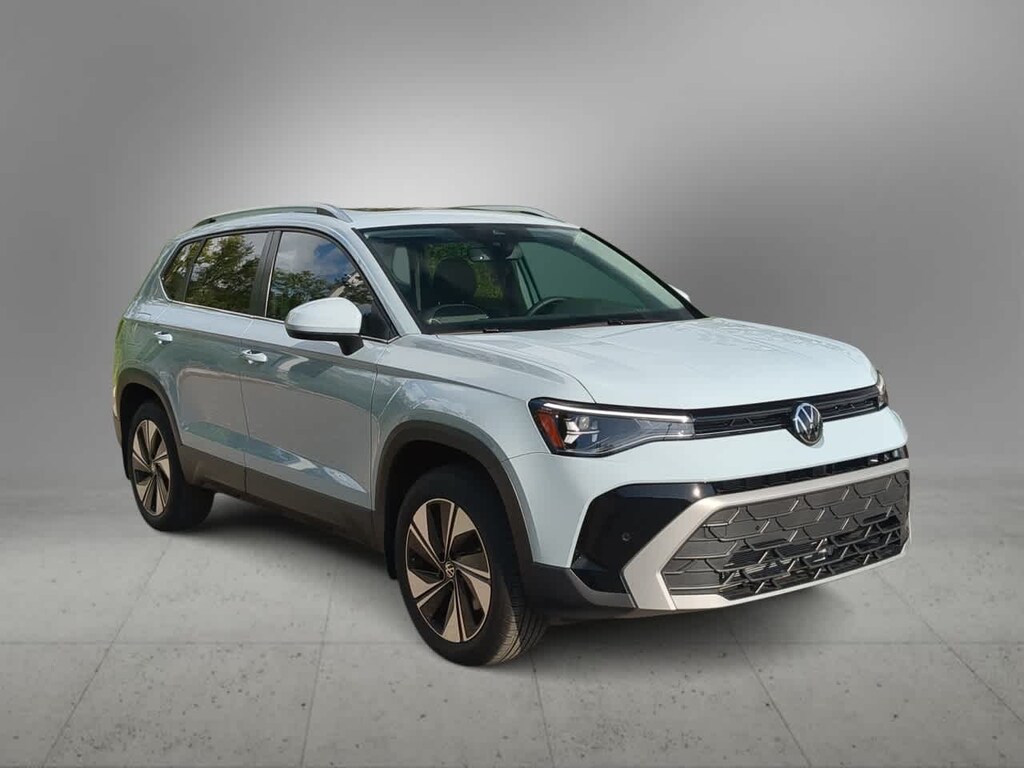 New 2025 Volkswagen Taos 1.5T SE SUV