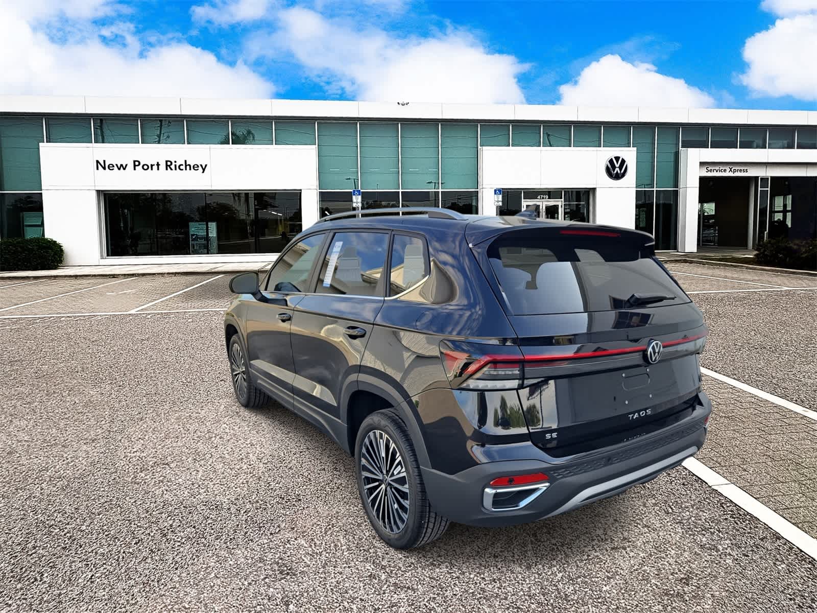 Thumbnail: 2025 Volkswagen Taos - 6