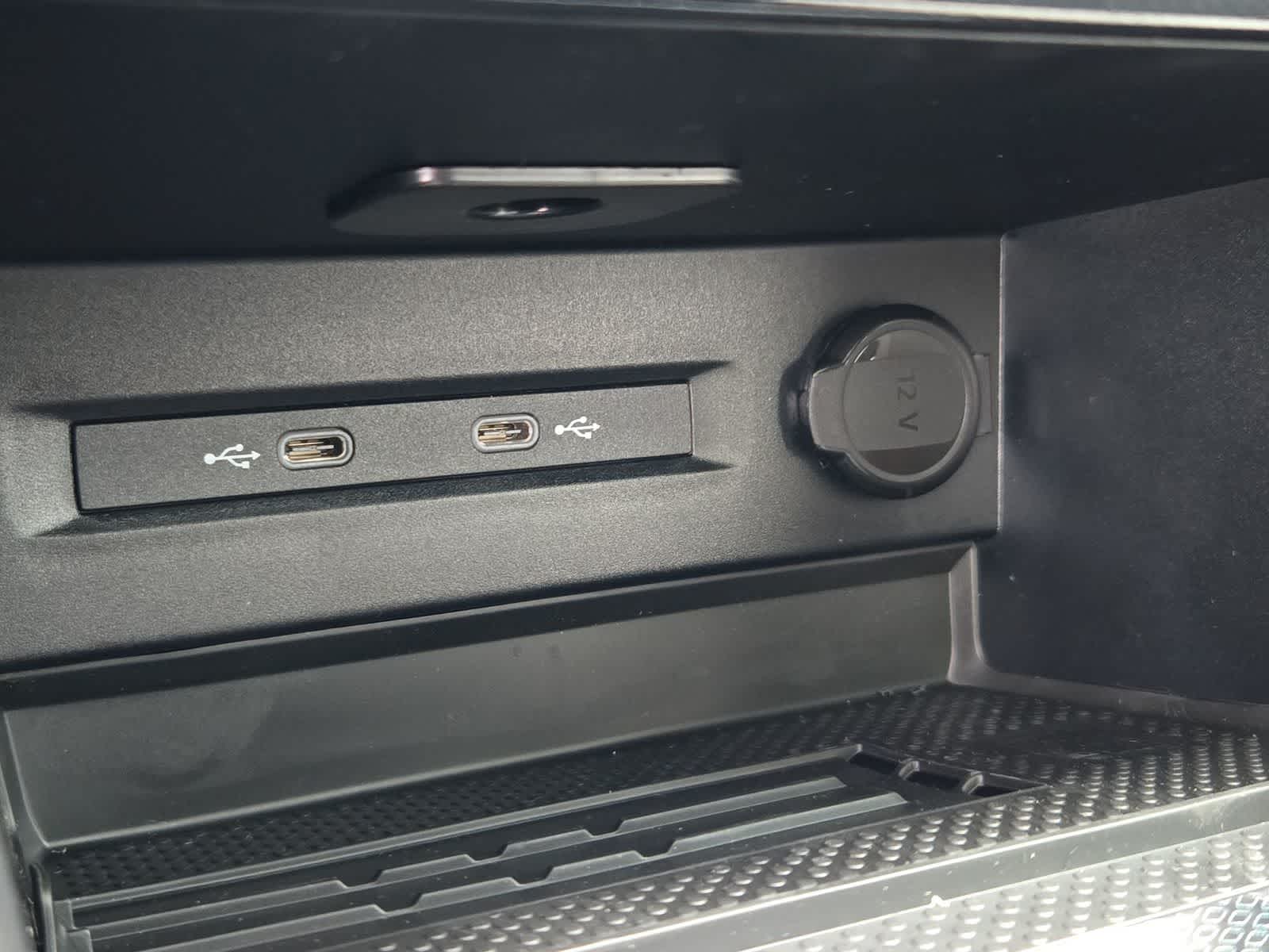 Thumbnail: 2025 Volkswagen Taos - 32