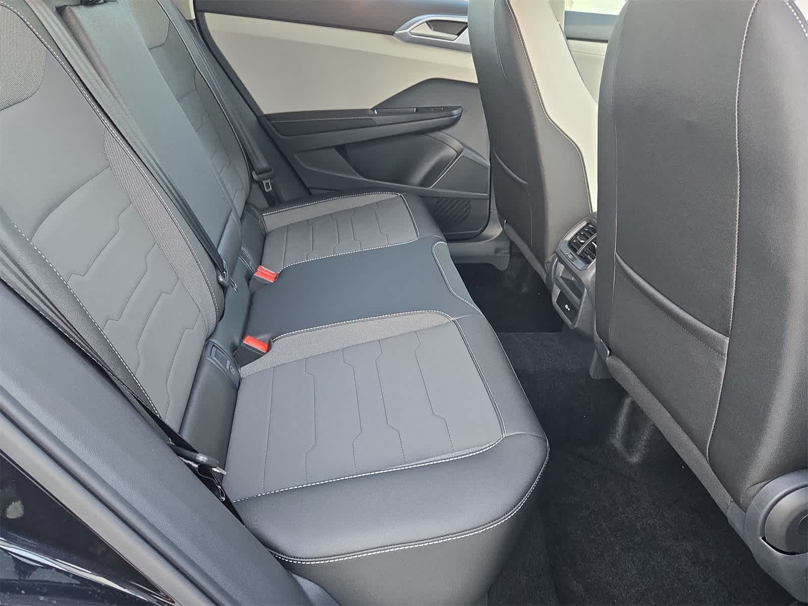 Thumbnail: 2025 Volkswagen Taos - 20