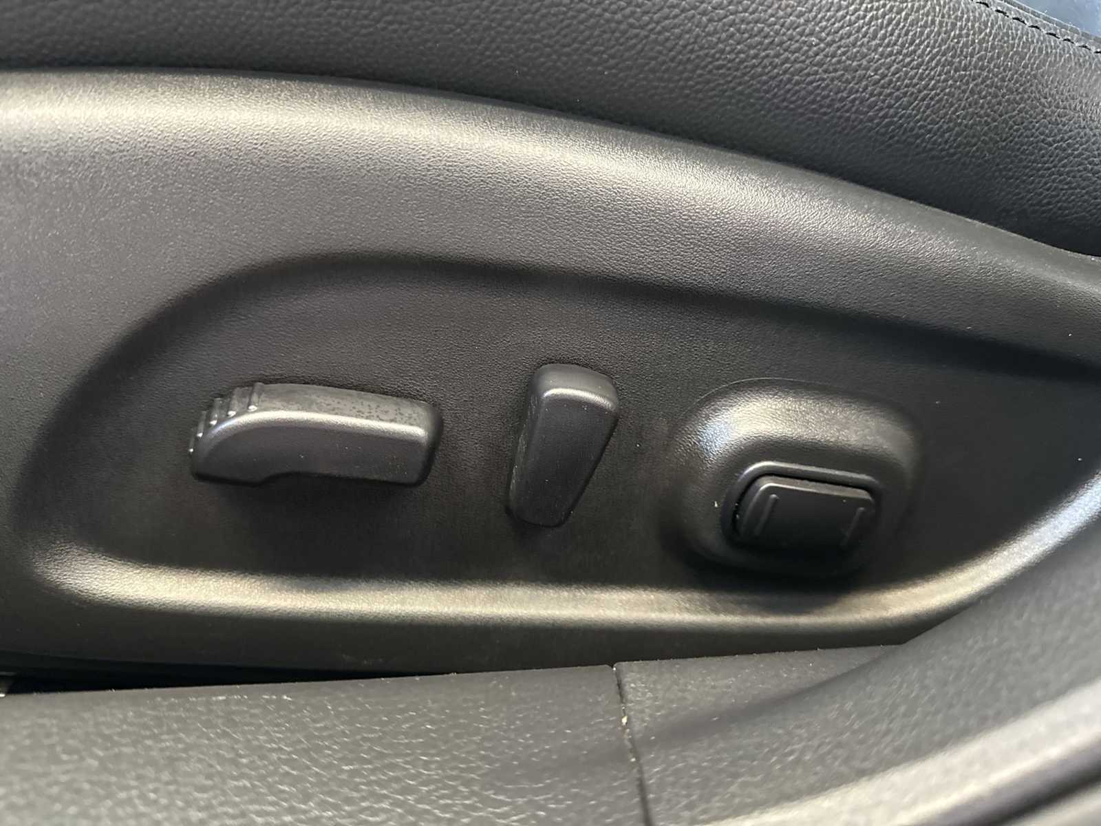 Thumbnail: 2015 Nissan Altima - 17