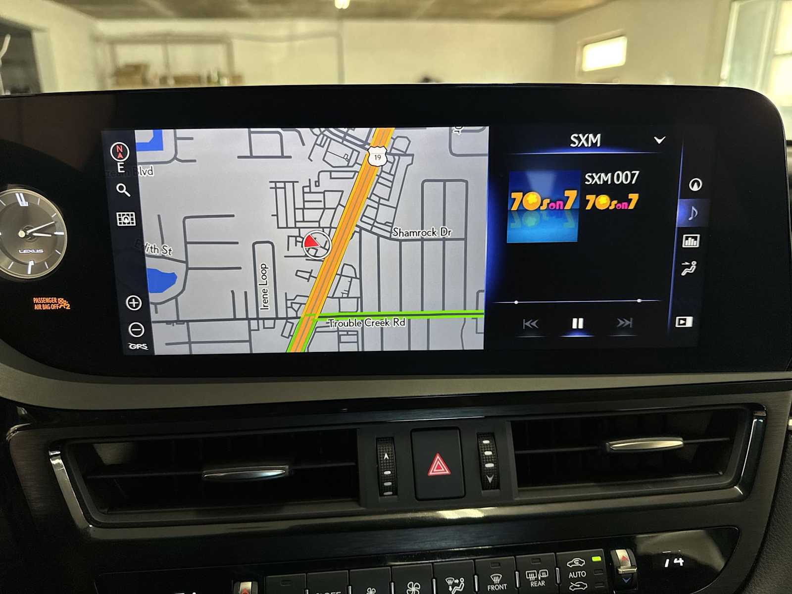 Thumbnail: 2022 Lexus ES - 27