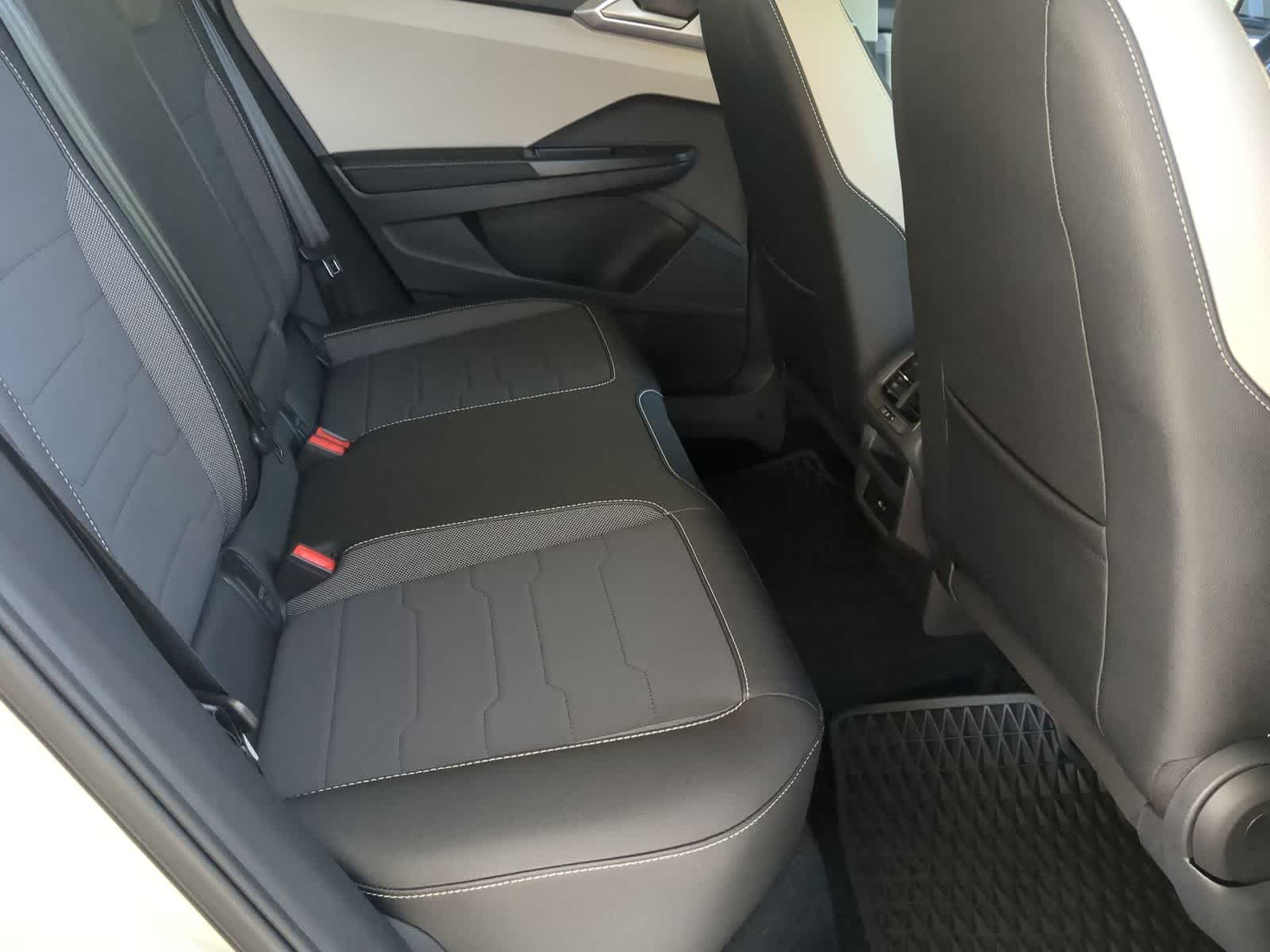 Thumbnail: 2025 Volkswagen Taos - 20