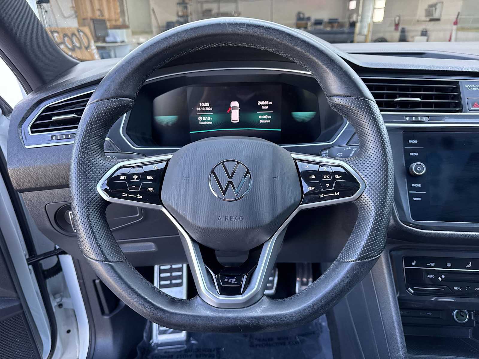 Thumbnail: 2023 Volkswagen Tiguan - 28