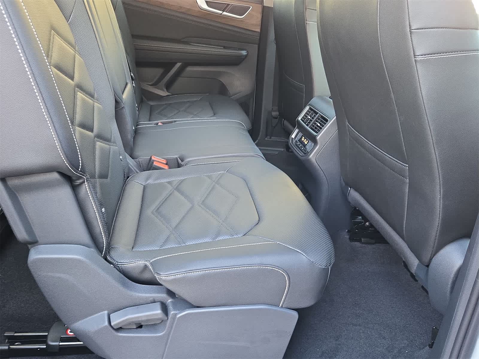 Thumbnail: 2026 Volkswagen Atlas - 21