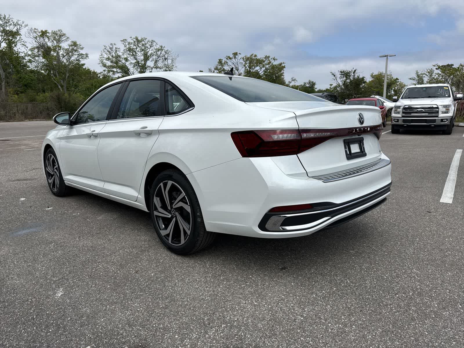 Thumbnail: 2026 Volkswagen Jetta - 4