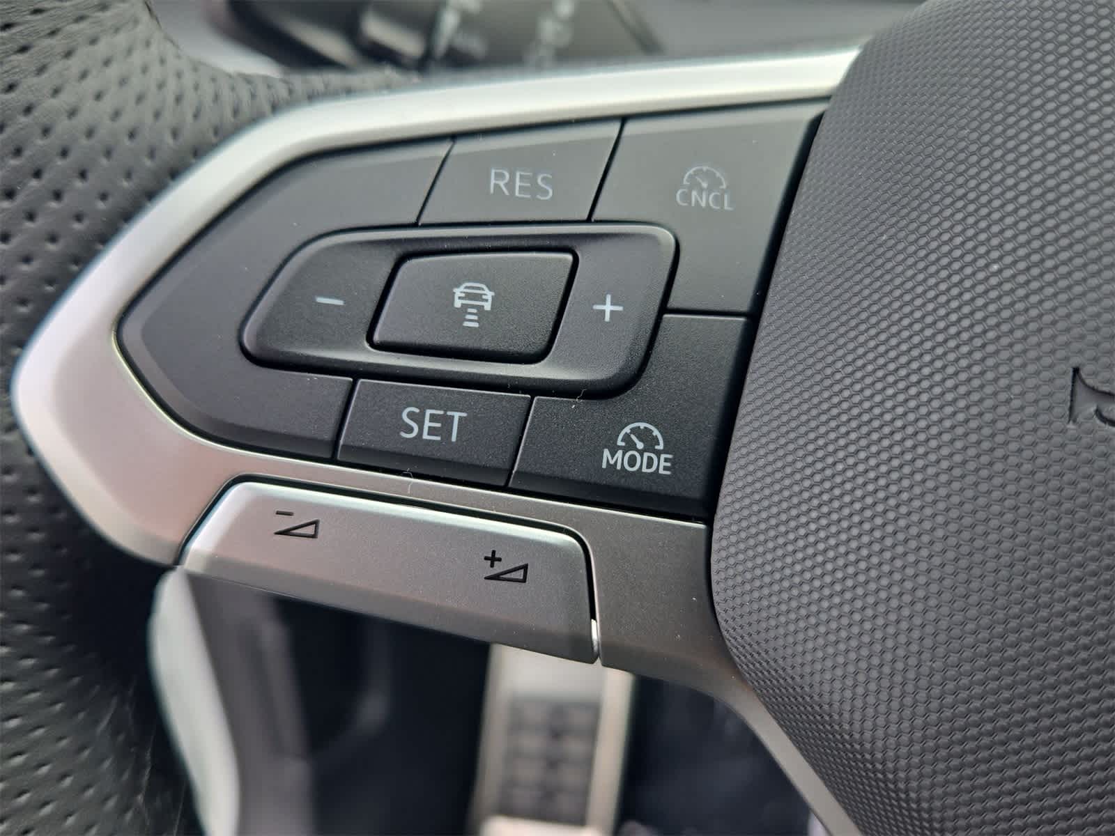 Thumbnail: 2026 Volkswagen Tiguan - 24