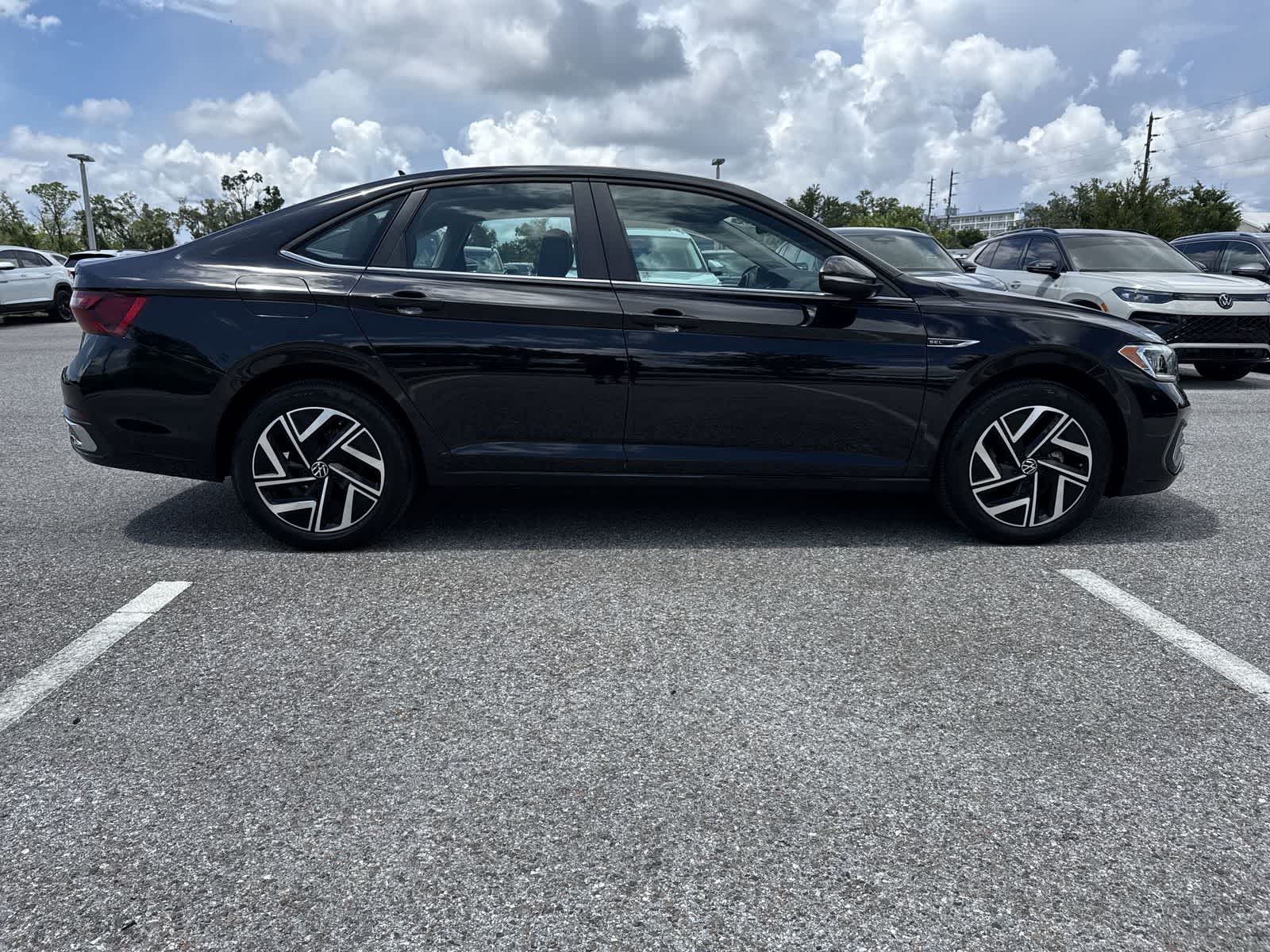 Thumbnail: 2024 Volkswagen Jetta - 31