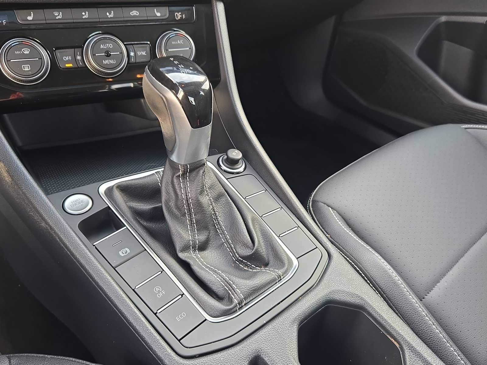 Thumbnail: 2022 Volkswagen Jetta - 31