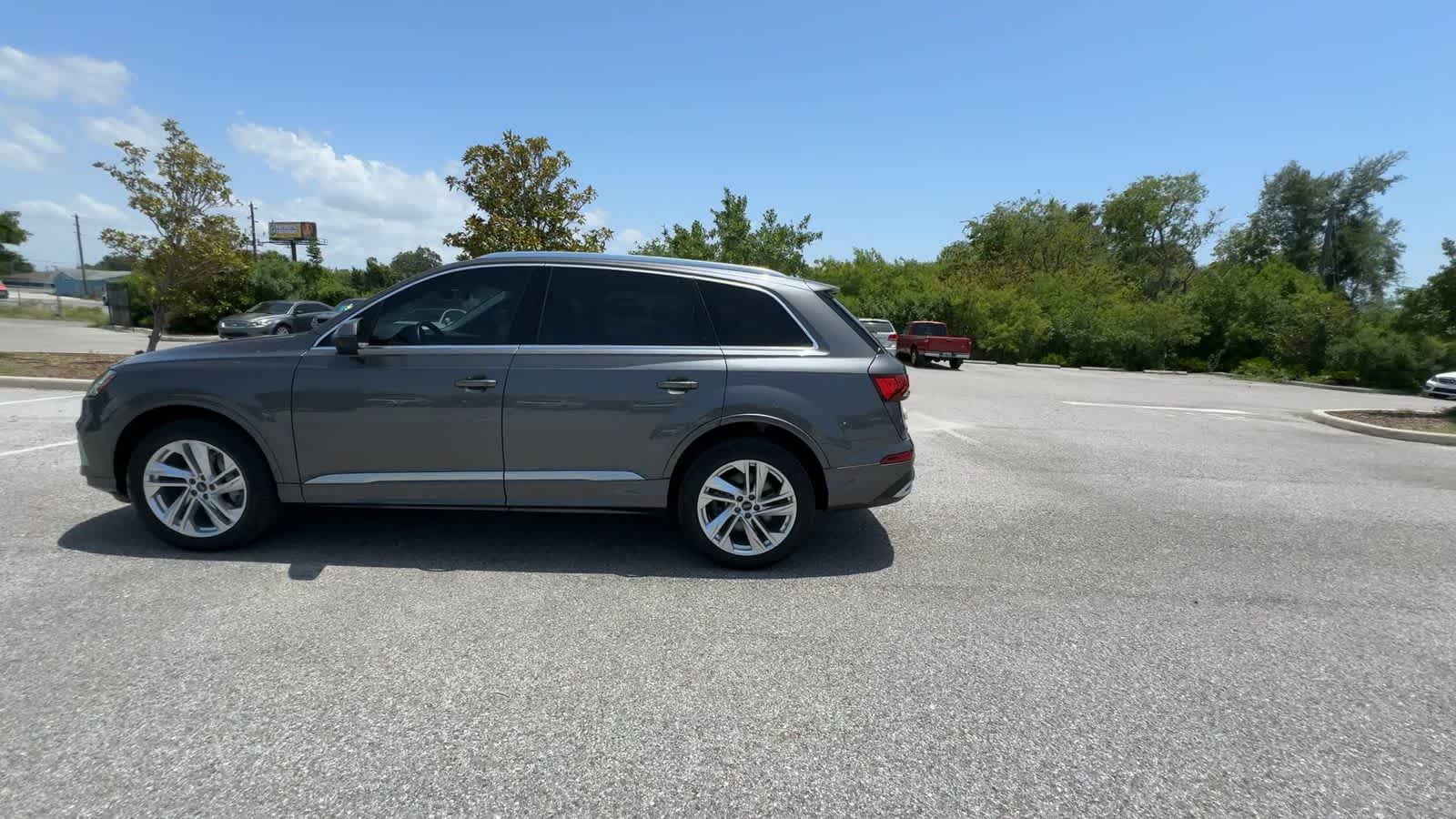 Thumbnail: 2023 Audi Q7 - 4
