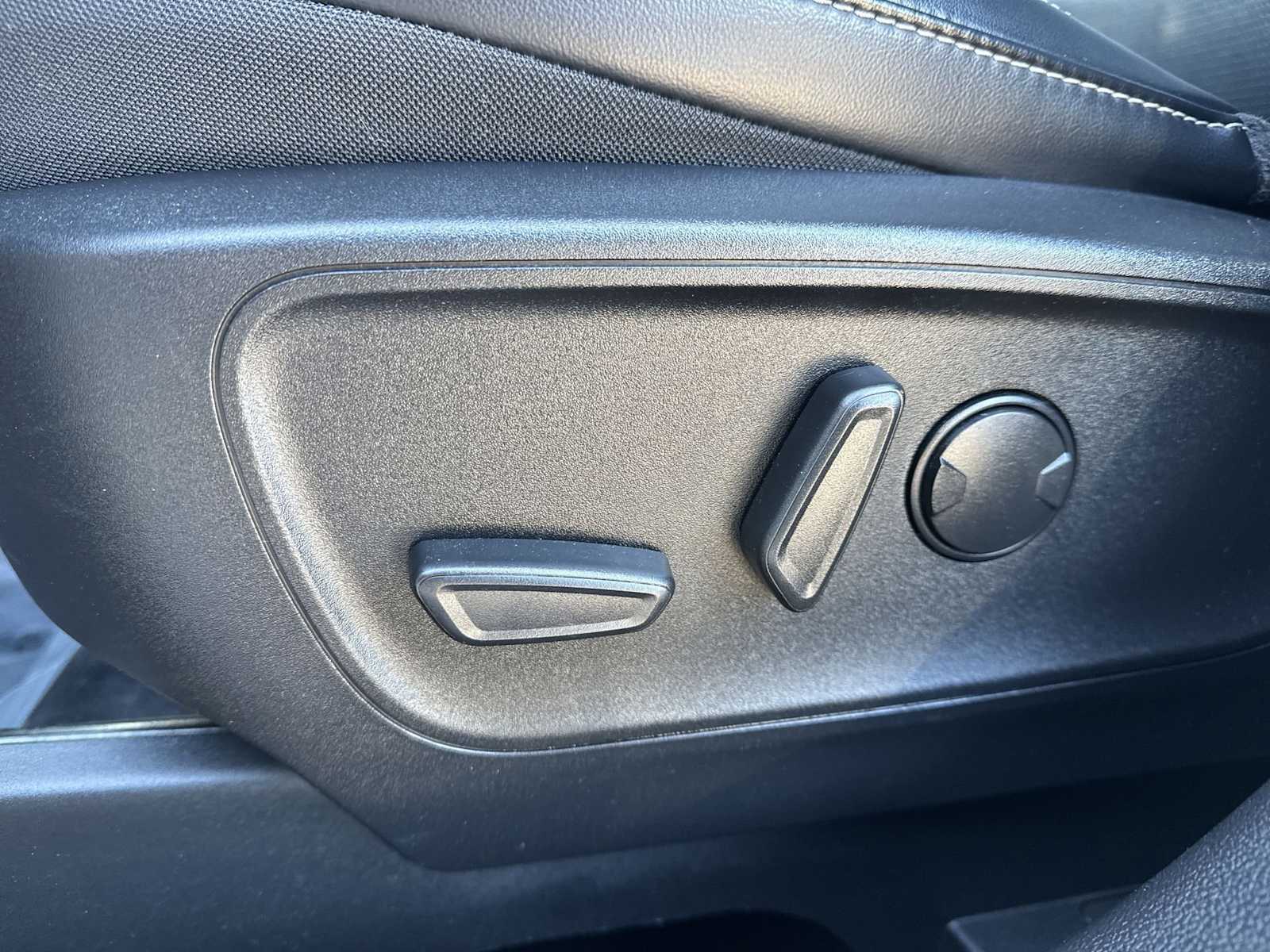 Thumbnail: 2023 Ford Escape - 17