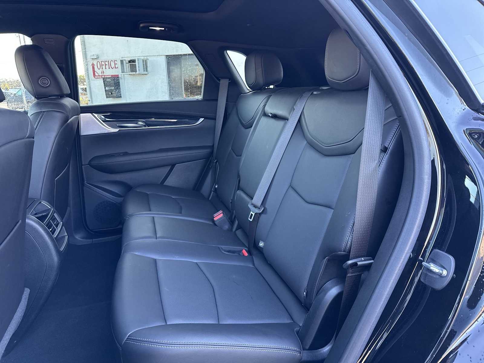 Thumbnail: 2023 Cadillac XT5 - 18