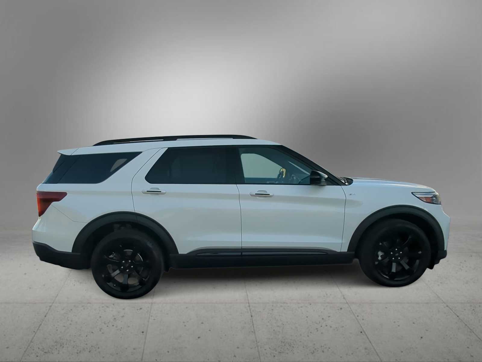 Thumbnail: 2022 Ford Explorer - 9