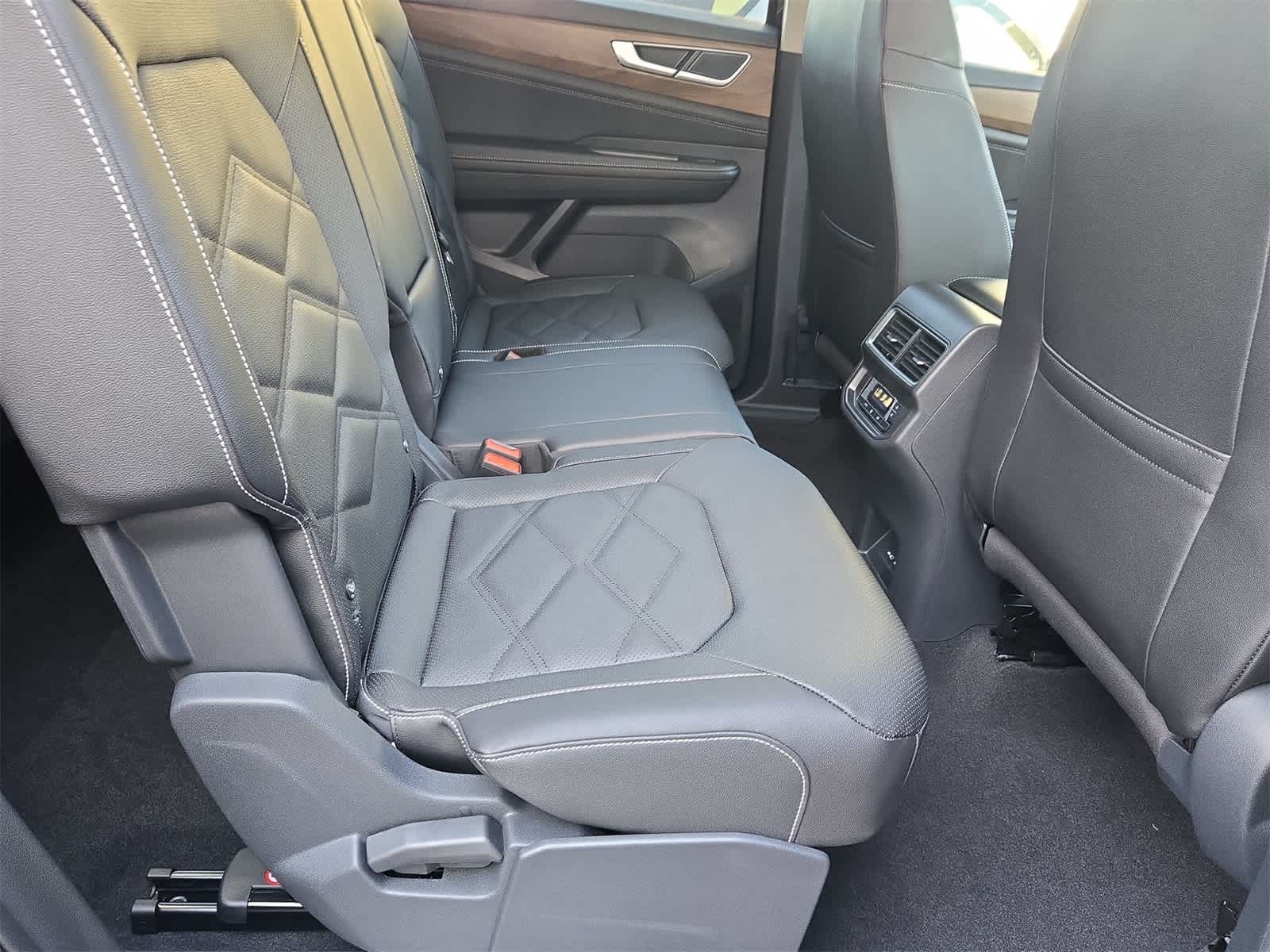 Thumbnail: 2026 Volkswagen Atlas - 20