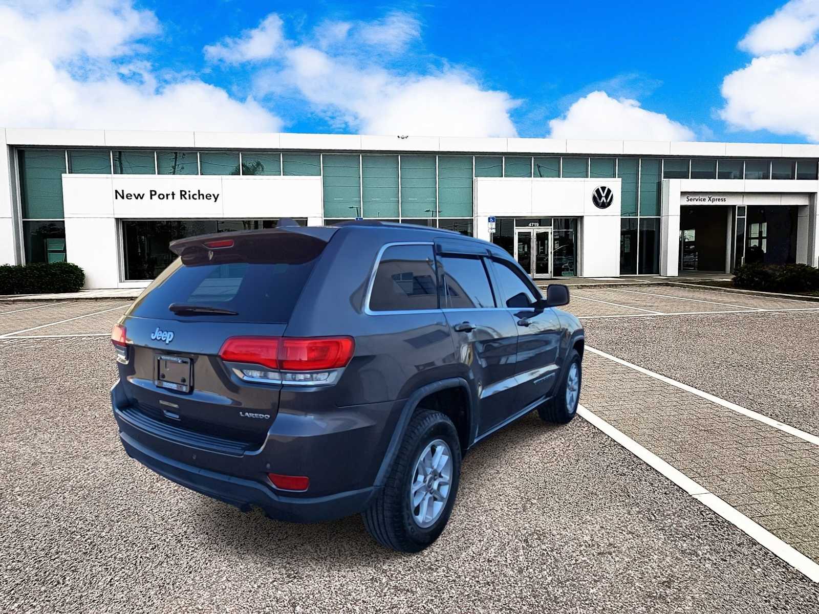 Thumbnail: 2019 Jeep Grand Cherokee - 8